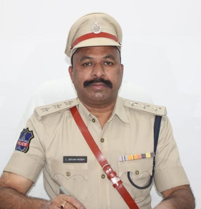 VDC: విడిసిల అక్రమాల పై కఠిన చర్యలు తప్పవు : డీఎస్పీ